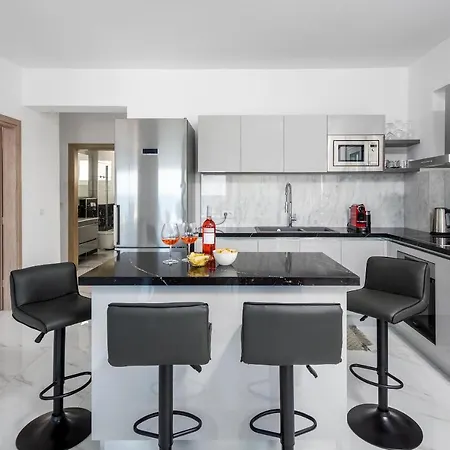 Villa Viviane Paulos *