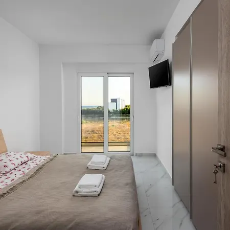 Vila Viviane Paulos *