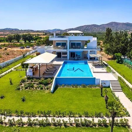 Villa Viviane Paulos *